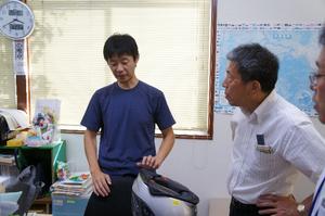 津谷川地区の事業所視察の様子2