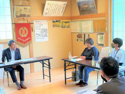 農事組合法人などとの懇談の様子