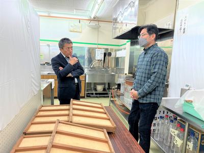 猿沢羊羹製造所、（仮称）国道343号渋民バイパス道の駅の整備予定地の視察の様子