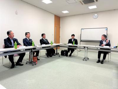 大東町進出企業連絡協議会との懇談の様子