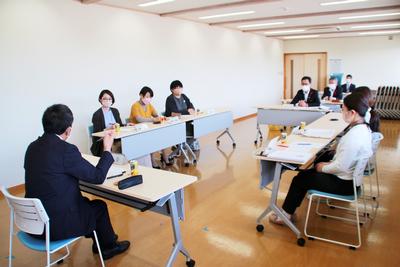 マルシェ出店者,、支所職員との懇談-2