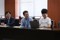 和やかな雰囲気で進む会議風景3