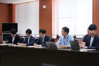 出席している委員の様子