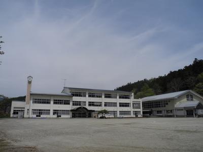 猿沢小学校校舎外観